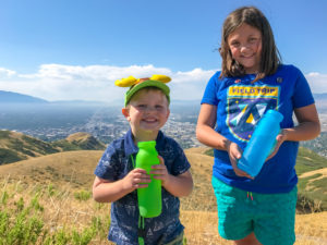 Kids holding Bubi Bottles